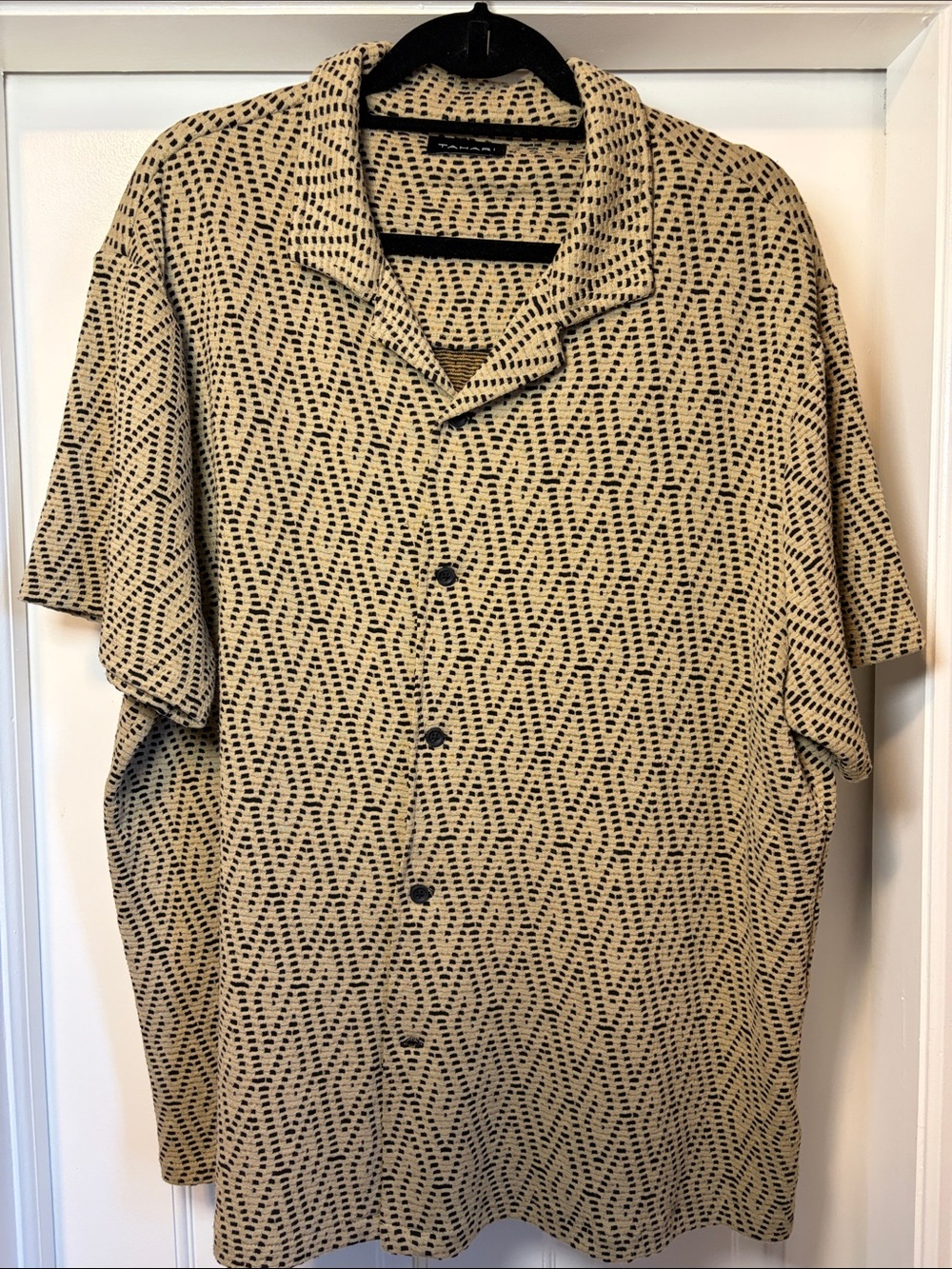 Tahari Beige Short-Sleeve Button-Down Shirt with Black Dot Pattern